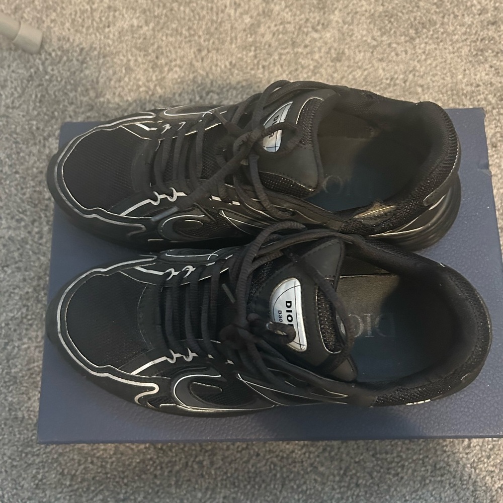 Men’s Dior b30s reflective size 10 /43 authentic